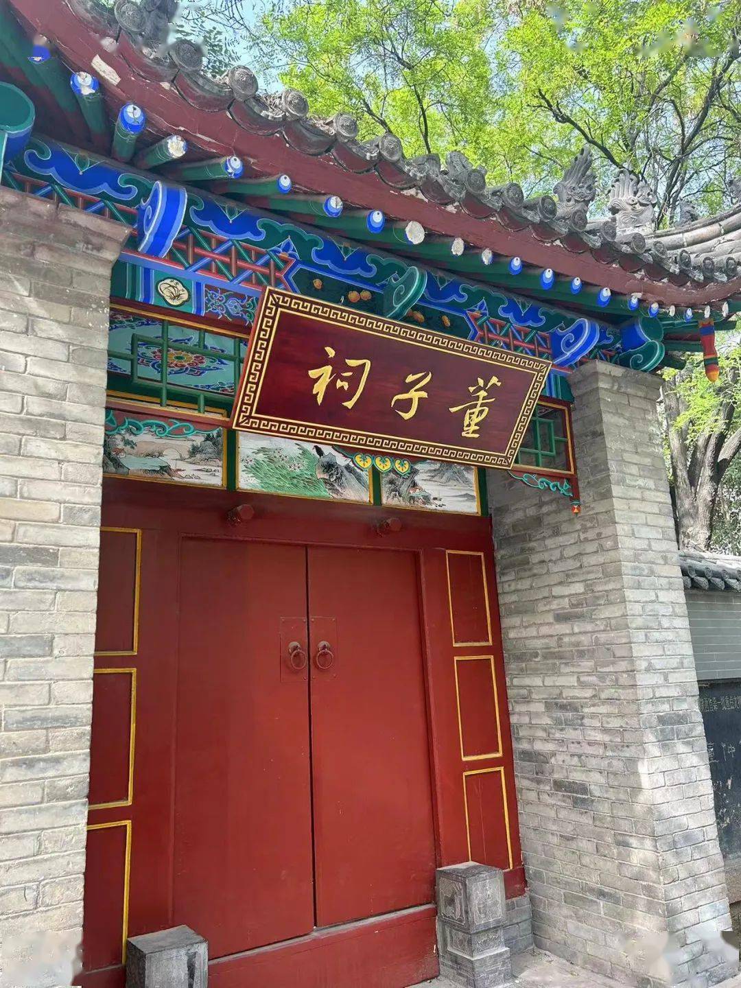 用古琴弹了曲《高山流水》相送他不语后人永远铭记你的万世之功终使