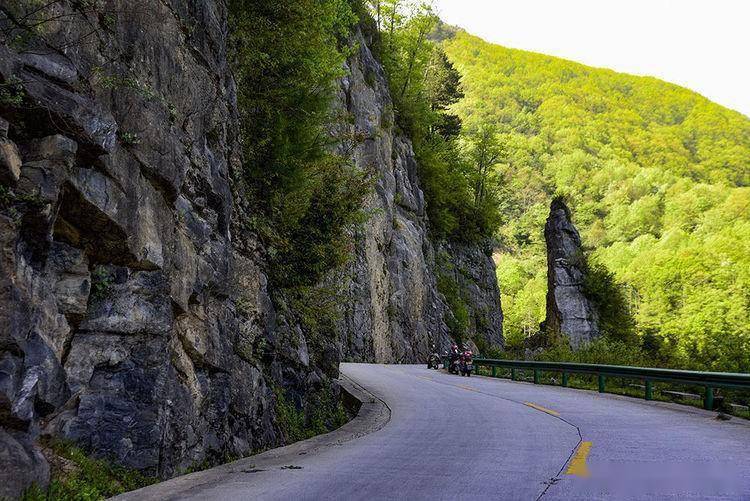 汉通路,北起陕西省汉中市,南至四川省通江县,其中南郑段因红军长征