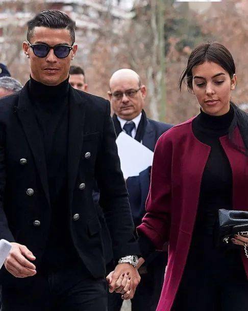 乔治娜C罗感情危机_欧洲杯太太团c位争夺战：c罗挚爱——乔治娜_C罗乔治娜婚姻状况