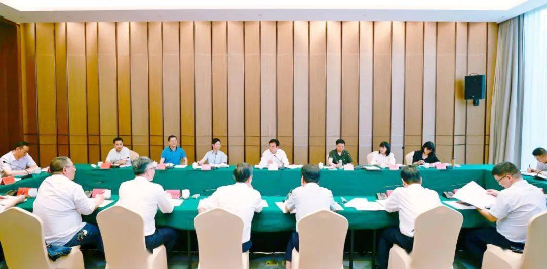 省人大财经委主任委员尤猛军,省人大常委会预算工委主任张炯佳,全国