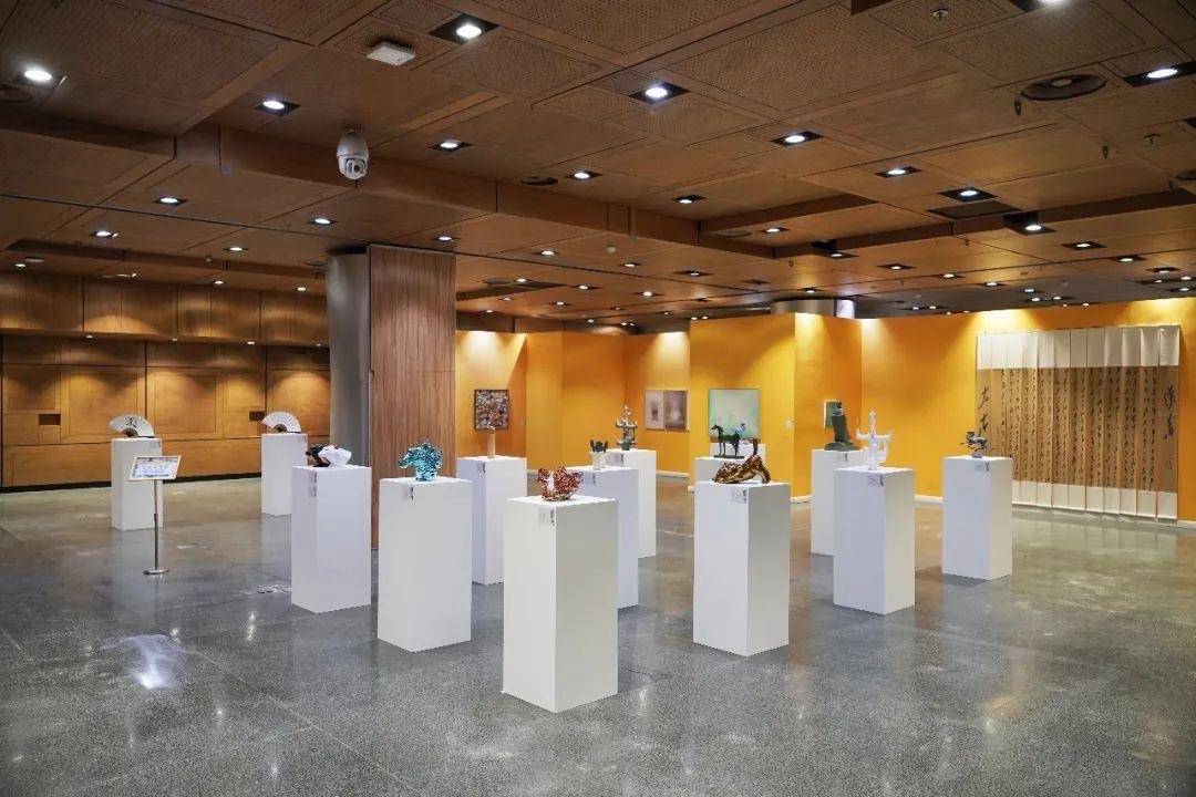 腾讯推展换中文网站（国潮表演艺术联展现身水立方）Lizier，