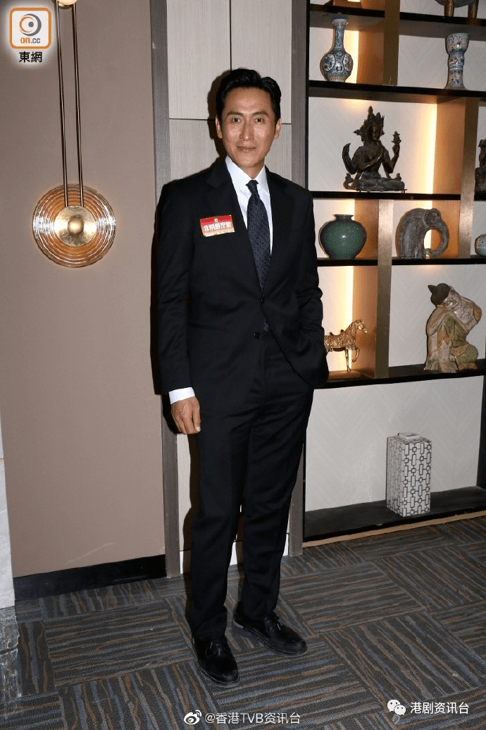 吴伟豪_马德钟_剧中