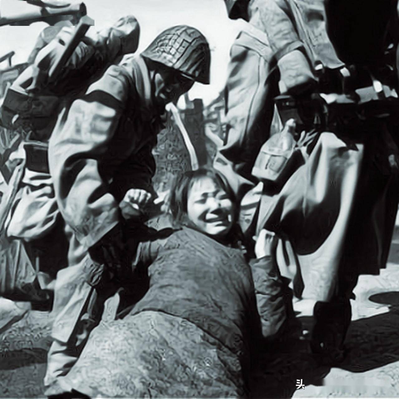 日军羞辱妇女，8岁女孩不放过！幸存村民投奔新四军，菜刀复仇 - 哔哩哔哩
