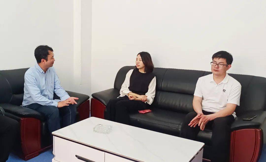 潜山市副市长章莹一行莅临园区电商企业走访调研_发展_相关_对策