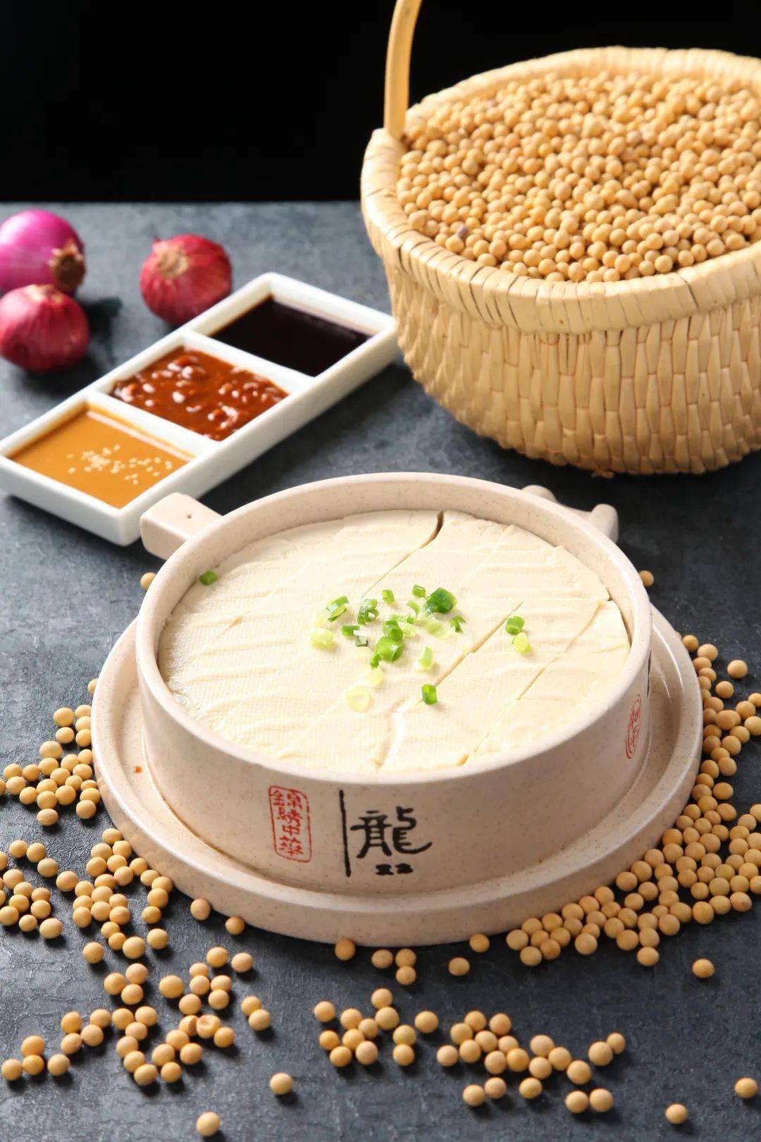 信都区老火泉水豆腐邢台"十佳"特色名菜辣子糊糊是柏乡农村一道特色菜