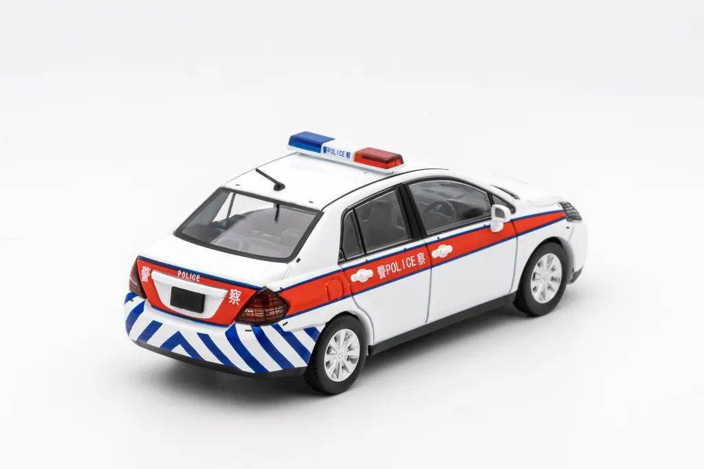 这次介绍的tiida香港警车模型来自一个较新的品牌young confidence,据