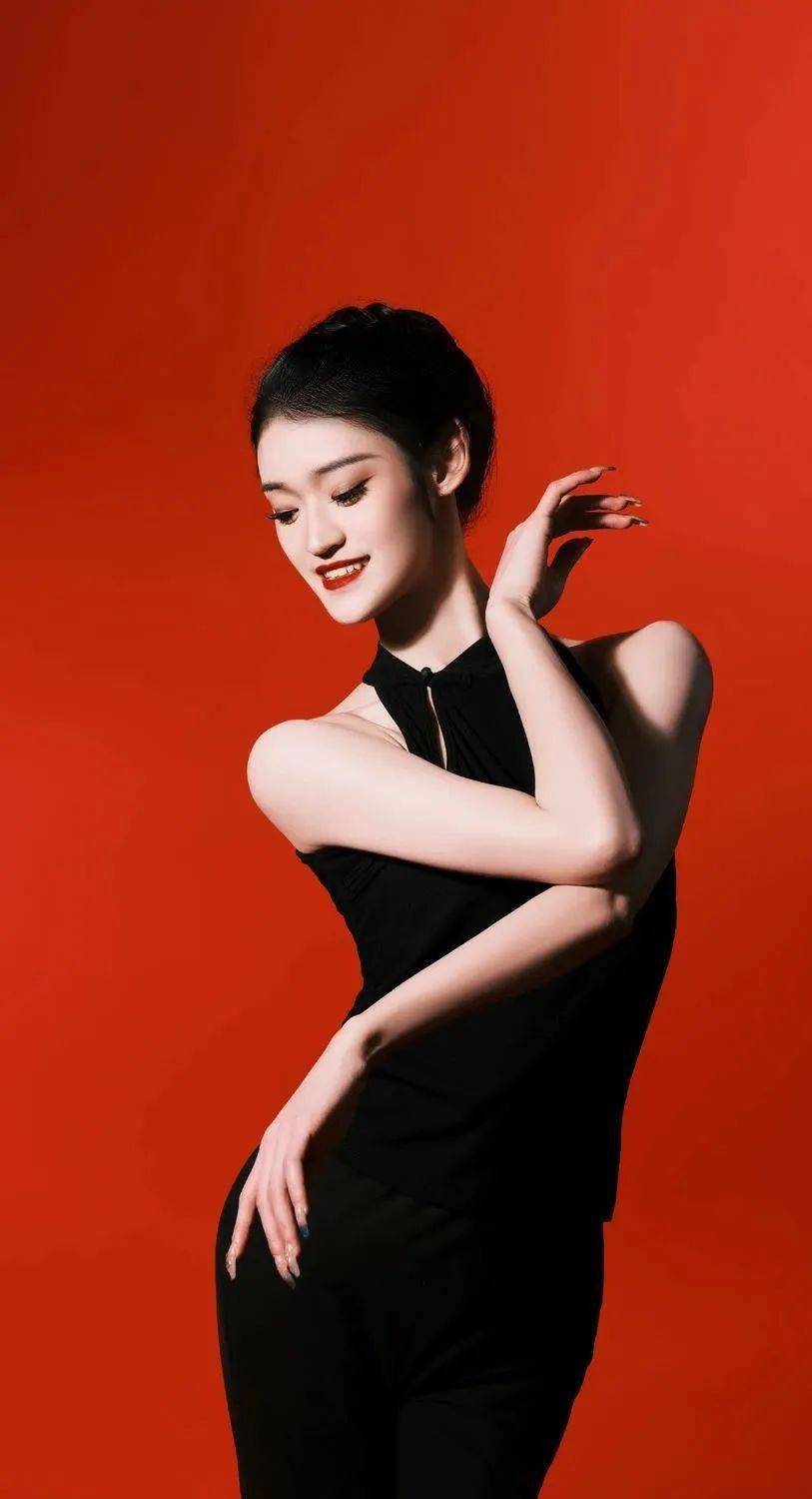 吴悦珲吴西洪吴海超王晓悦王景浩王嘉澜唐雨佳苏路越任昕奕任博轩秦瑶