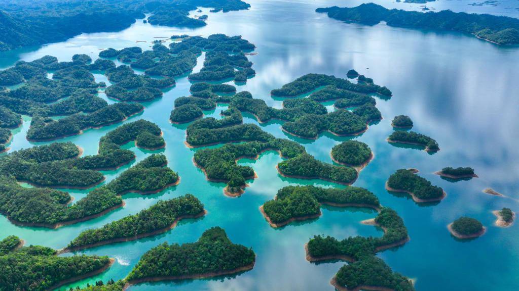 千岛湖:岛屿星罗棋布,港湾纵横交错_中国_视觉_小岛