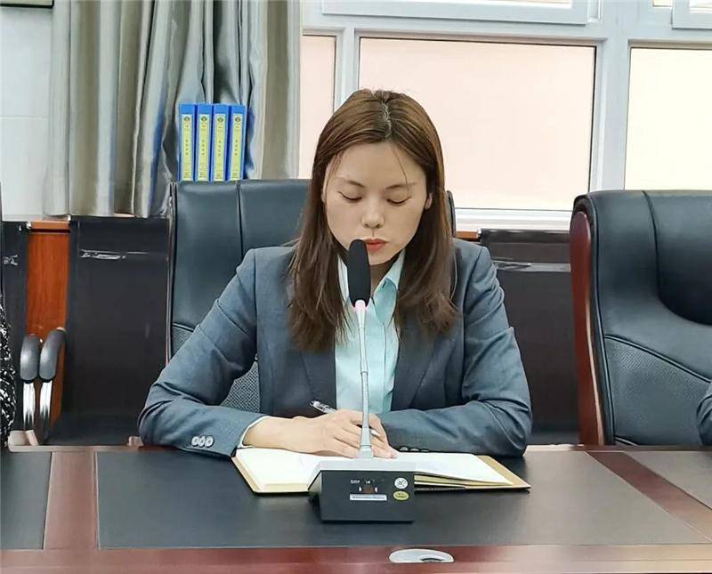 大雁塔小学党支部书记,副校长田延充分肯定了课题组的选题,并对课题