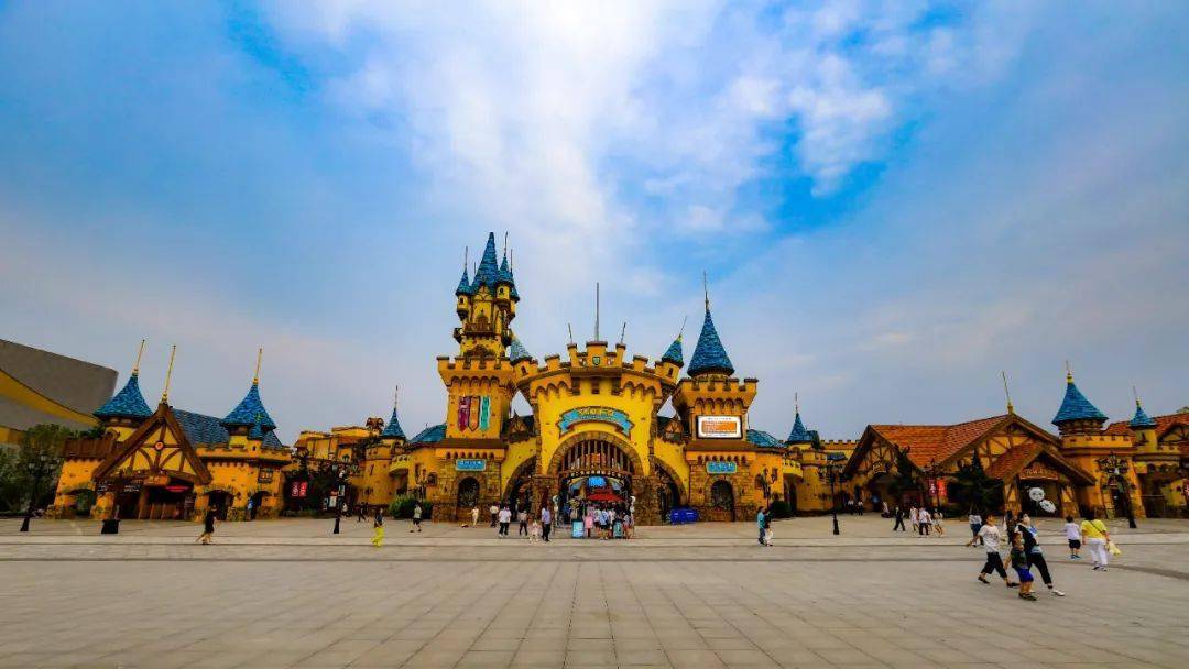 不用去香港,更不用出国,在济南融创乐园就能打卡"迪士尼乐园",感受