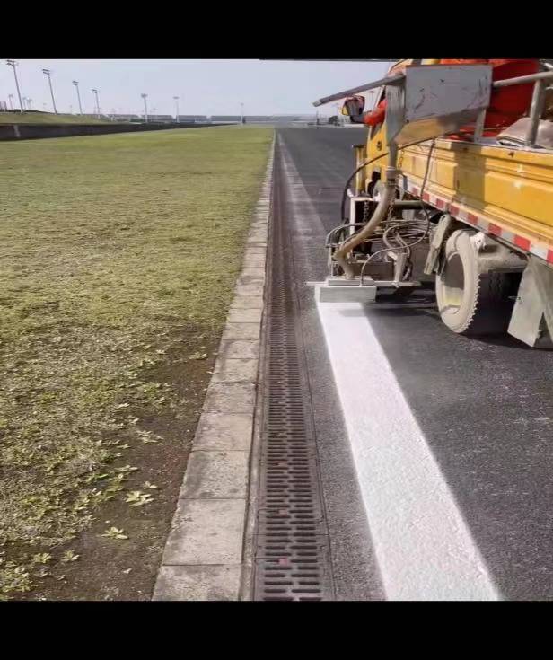 等待F1中国站回归！上赛道获得新一轮国际汽联一级赛道认证（f1赛车概念车）
