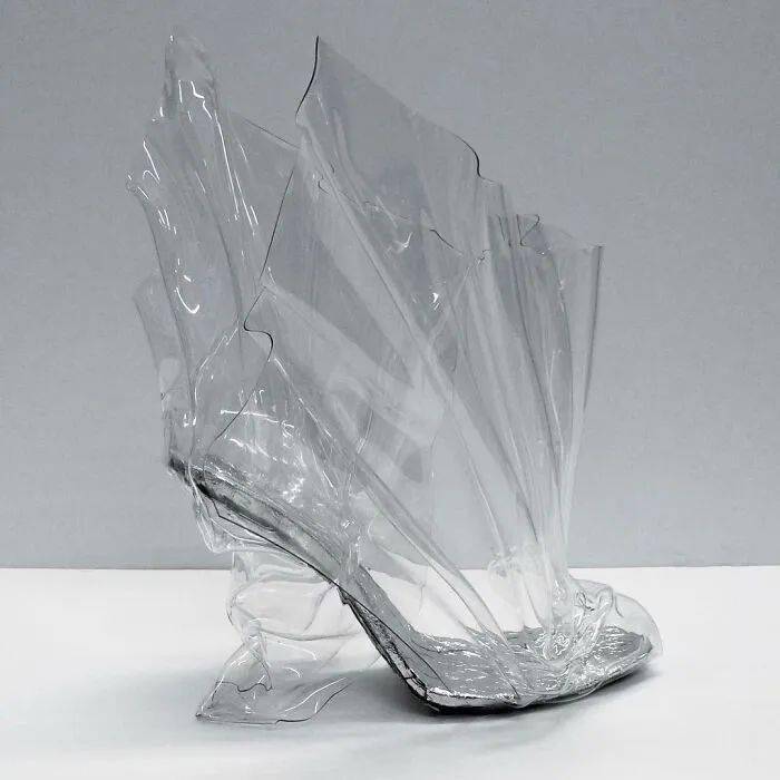 香蕉连衣裙金鱼皇后怪兽刺桩超级英雄波浪来欣赏一组怪里怪气的高跟鞋