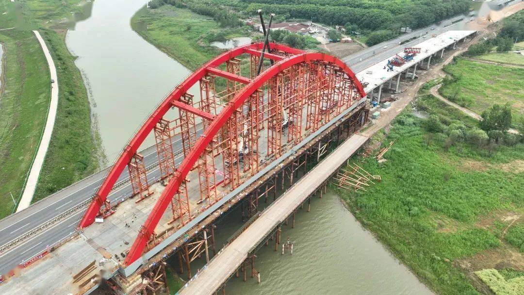 宁芜高速青山河特大桥拱肋合龙_工程_项目_主桥