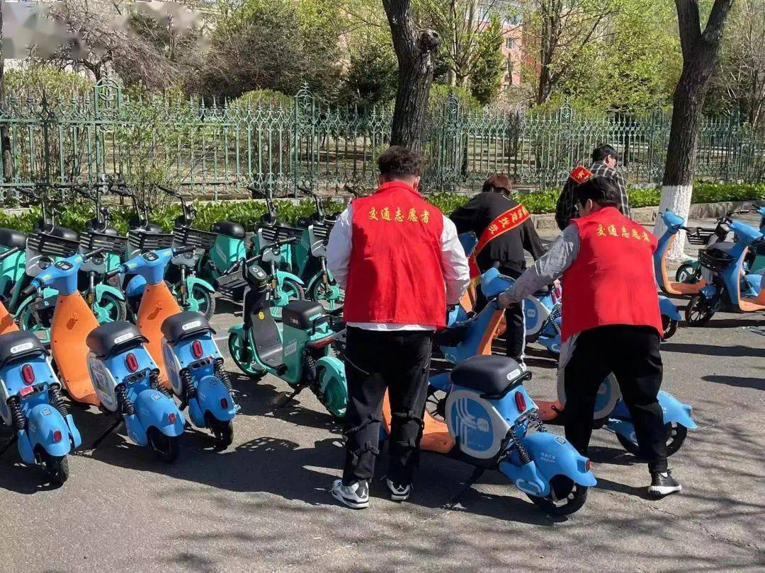 校园之声丨牡丹江大学开展"文明交通志愿服务"活动_大学生_单车_全国