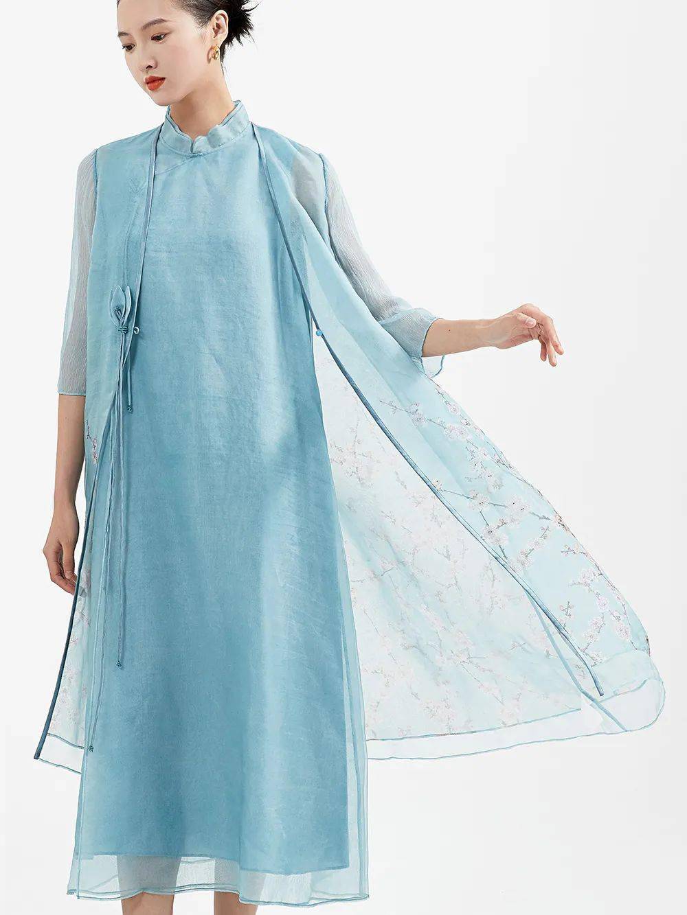 小美宝箱|100%桑蚕丝的纱罗衣裙,薄如蝉翼,轻盈如风_面料_真丝_刺绣