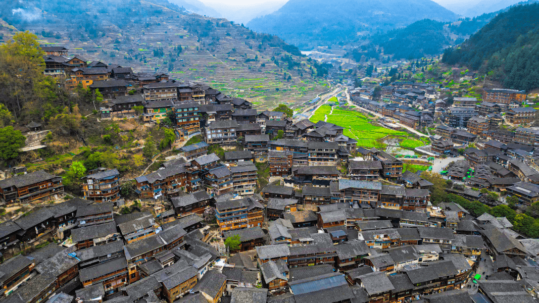 十里畫廊景區位於開陽縣禾豐鄉至南江鄉青龍河之間,沿岸分佈著多個