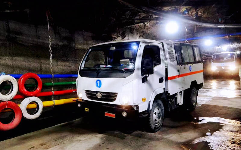 (无轨胶轮车"解放"职工腿脚)"管"字发力 动态达标梁宝寺煤矿持续完善