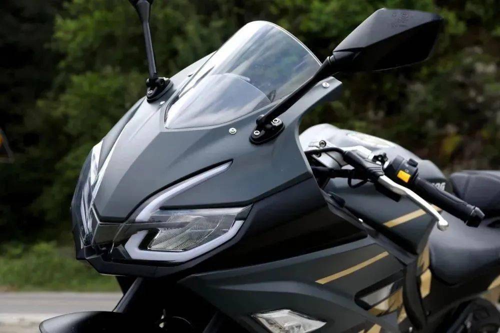 2万内亲民双缸仿跑——金城枭250评测_搜狐汽车_搜狐网