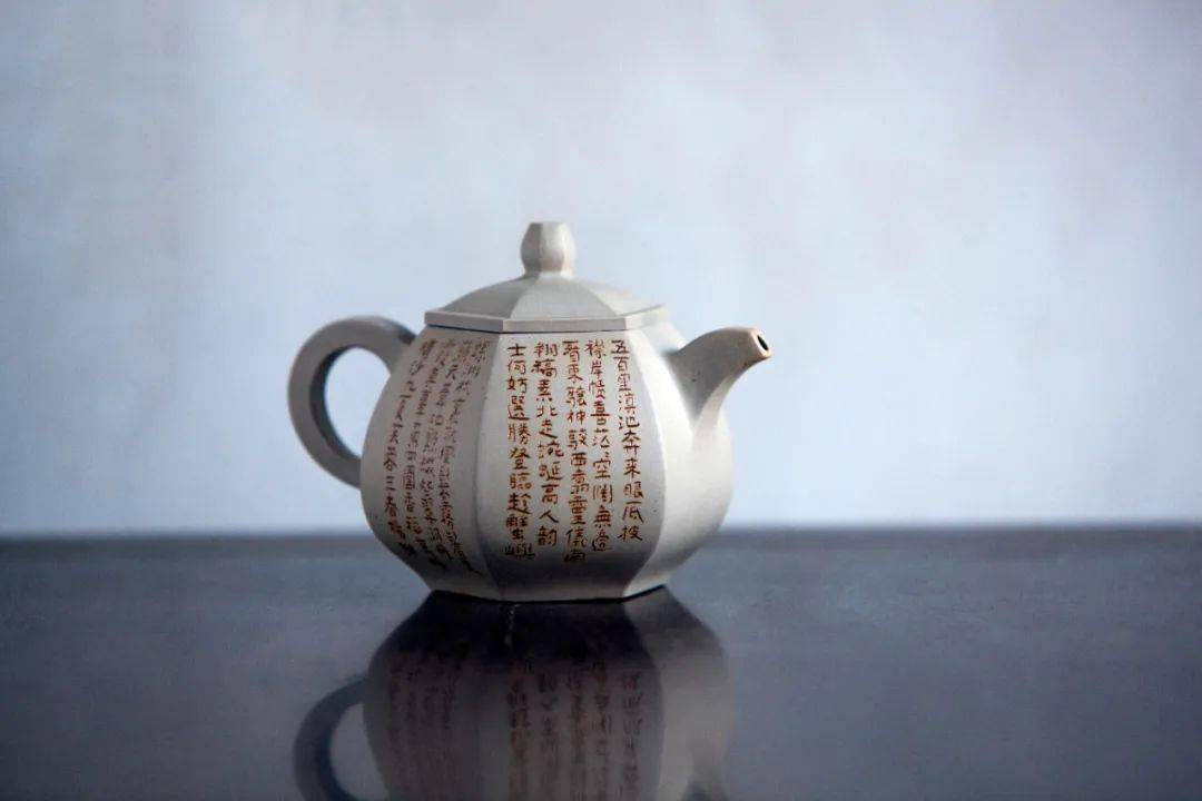 田静走出了一条建水紫陶生存,振兴的成功之路.