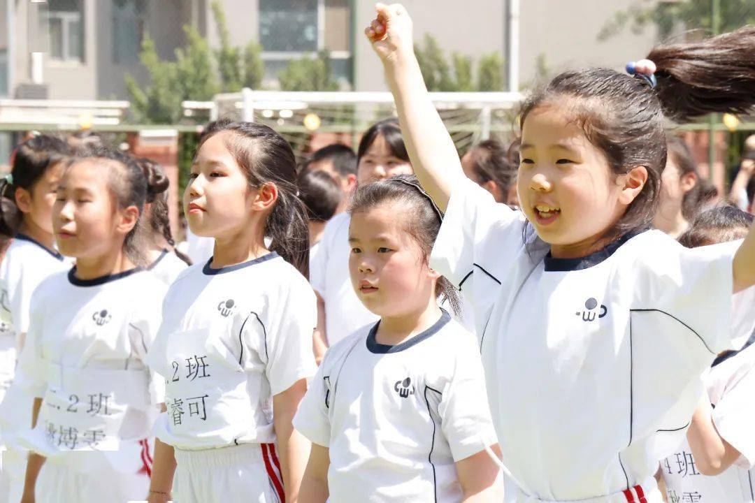 生命在于运动,体育锻炼贵在于坚持,崇文小学一直秉承着"每天锻炼一