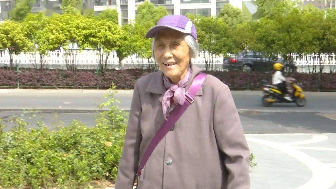 六安这位95岁学霸奶奶，终身读书的人生真酷！