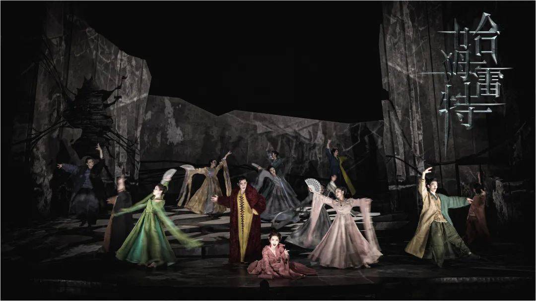 生存还是毁灭,音乐剧《哈姆雷特》给出了答案_莎士比亚_理想_悲剧