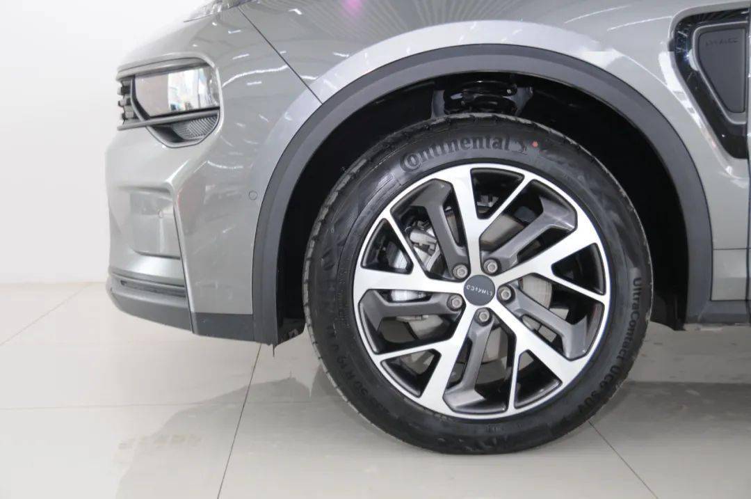 领克01 2021款 2.0td 四驱劲halo