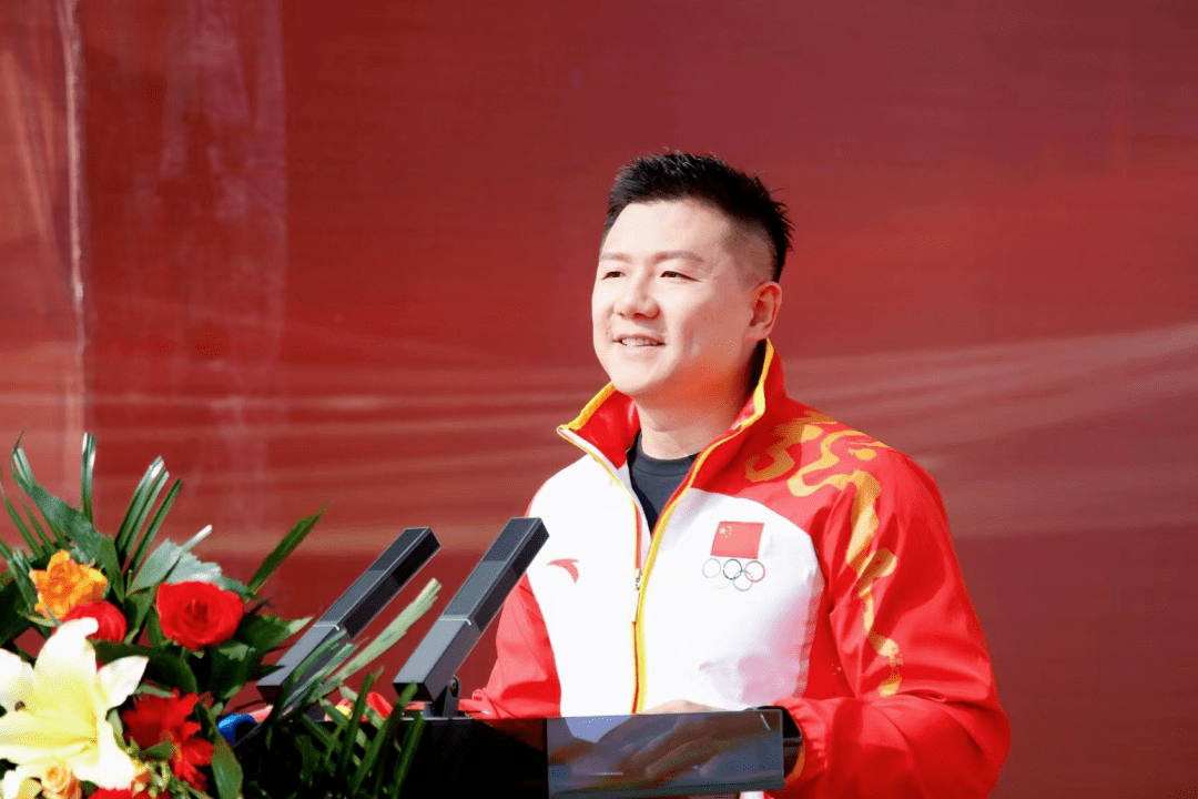 奥运冠军陈一冰来长治授课_进行了_动作_训练