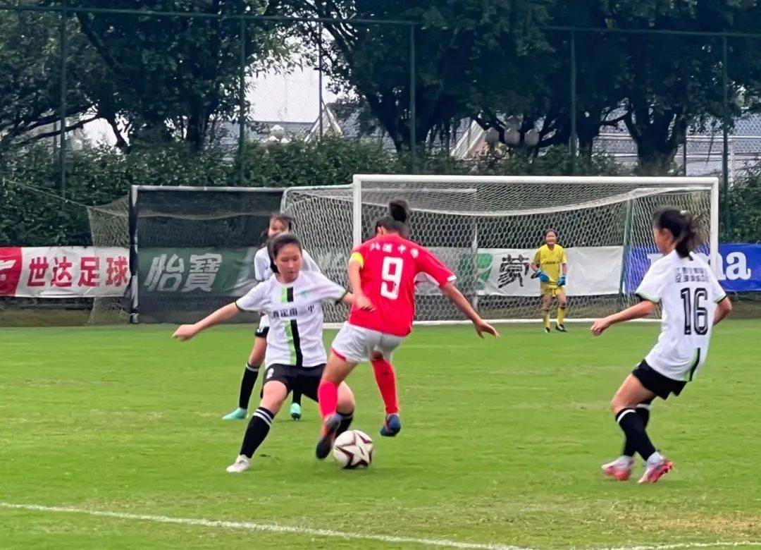 定南三中u14女足:驰骋绿茵场 巾帼燃青春_比赛_阶段_刘晓晨
