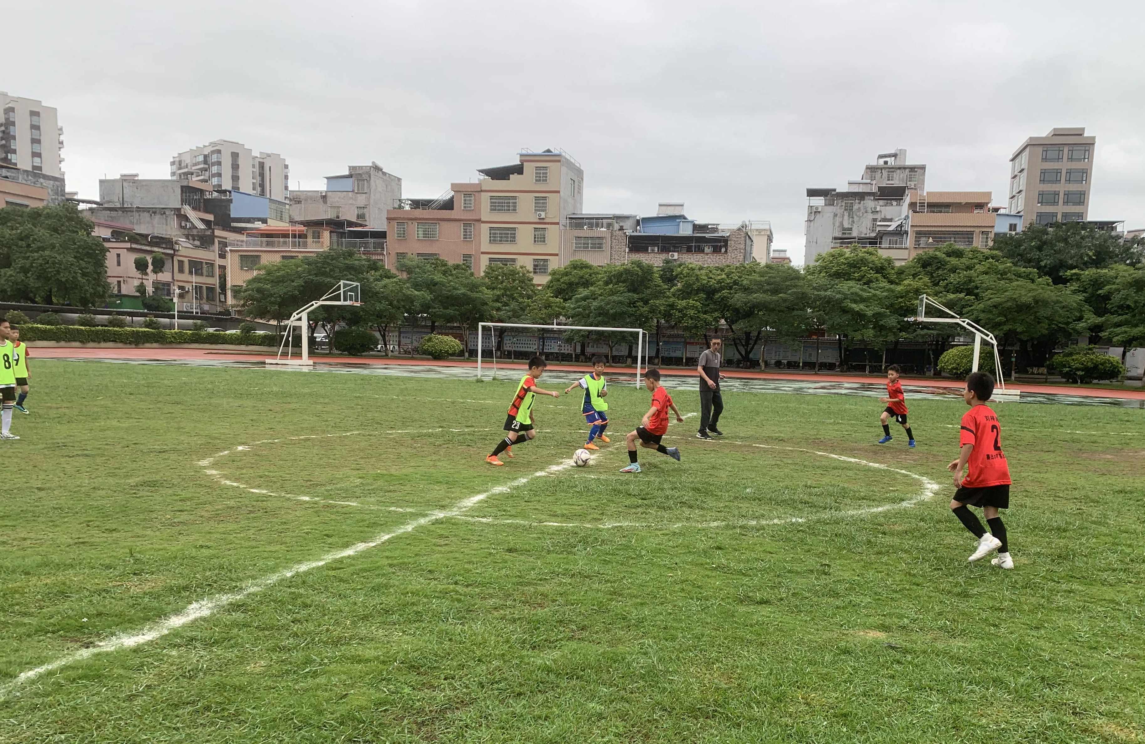 129支球队参赛,龙门县长杯中小学生足球联赛开赛_比赛_赛区_校园