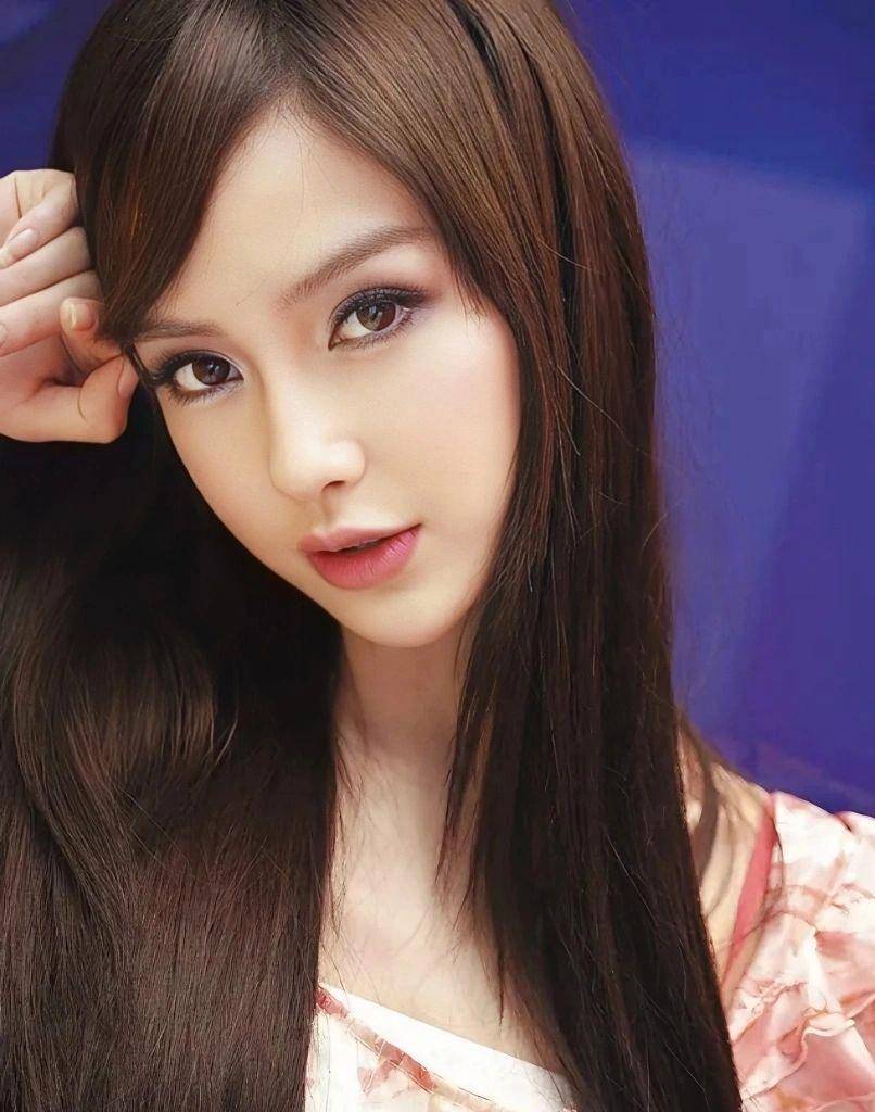 angelababy早期神颜,妩媚神颜尽显女神风范_时尚_成为了_演艺事业