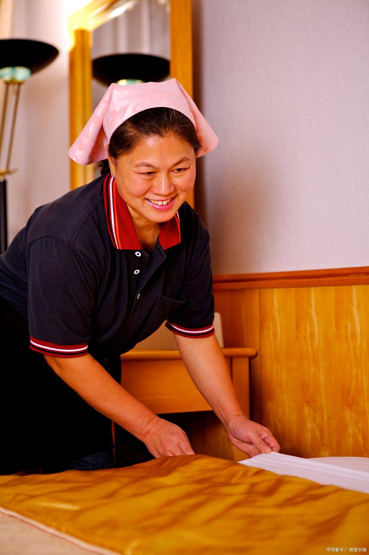 上海一富婆14万月薪招"奴婢保姆",既要长得漂亮,还要跪着服务_招聘