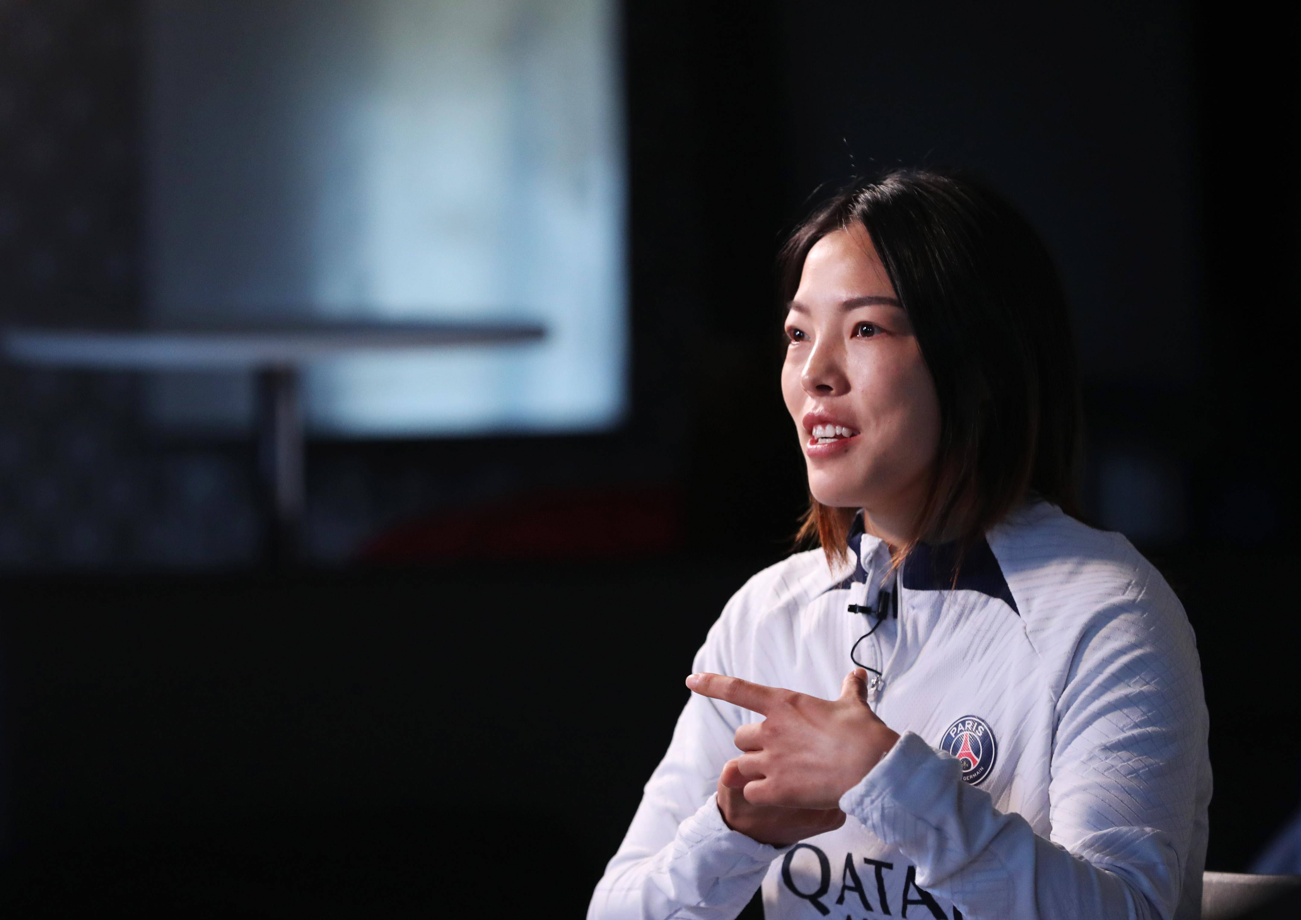 自主思考——专访女足留洋国脚李梦雯_中国女足_新华社_效力