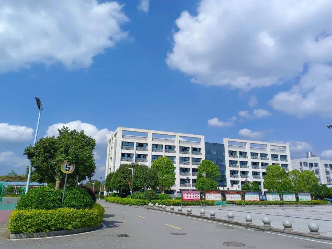 浏阳高级技工学校这项比赛,现场很燃!_技能_发展_教育部