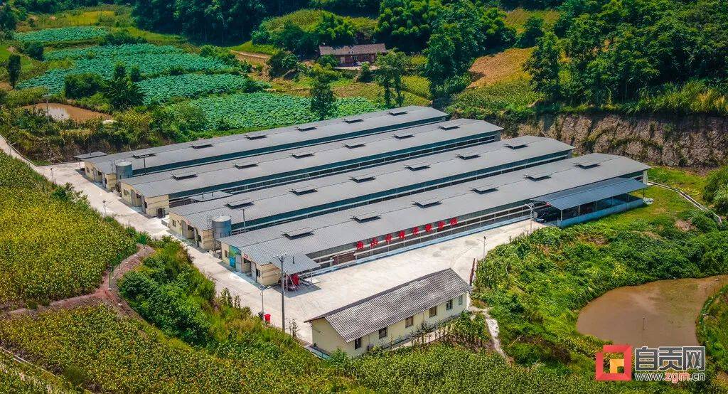 围绕优势主导产业,引导农产品加工企业向产地下沉,向园区集中,配套