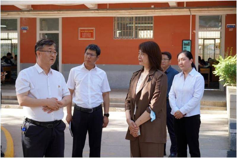 兴平市西城第二幼儿园,实验小学,秦岭中学四所学校,检查以现场汇报,实