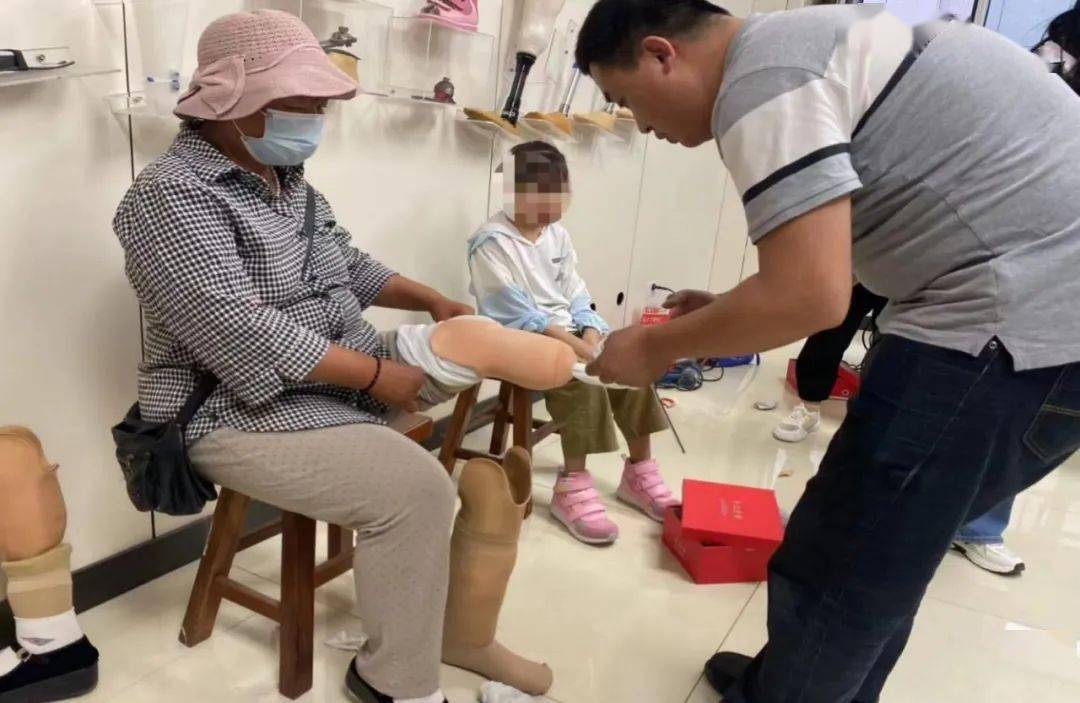 单县残疾人联合会开展假肢,矫形鞋适配活动_单诣淳_审核_任善志