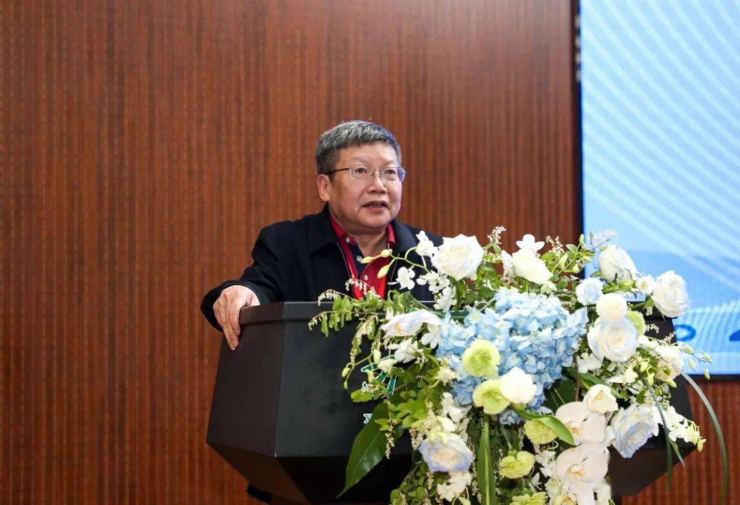 徐振宇教授分别作了题为"现代统计人才培养""交叉应用学科课程体系