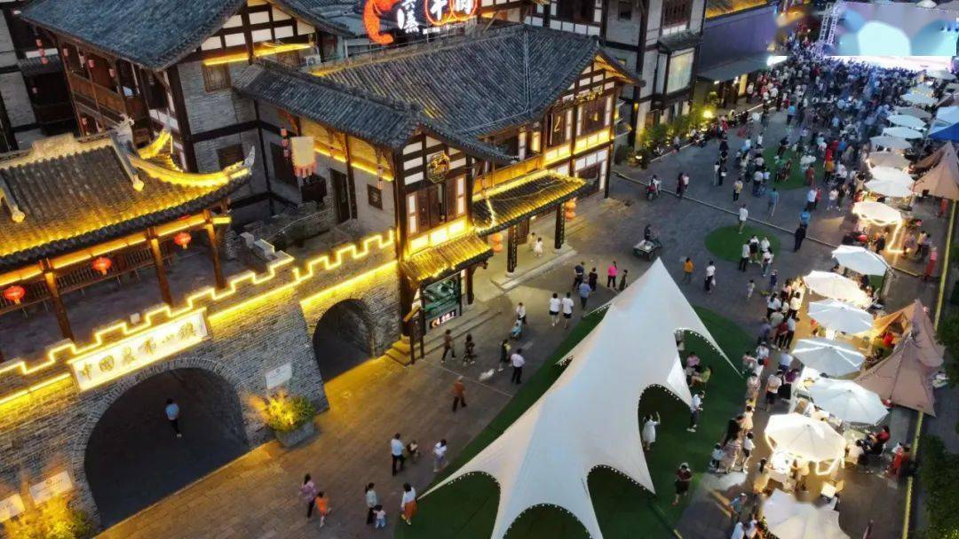 今天,荣昌夏布小镇小猪集市开市啦~_昕晖_金科_侵权