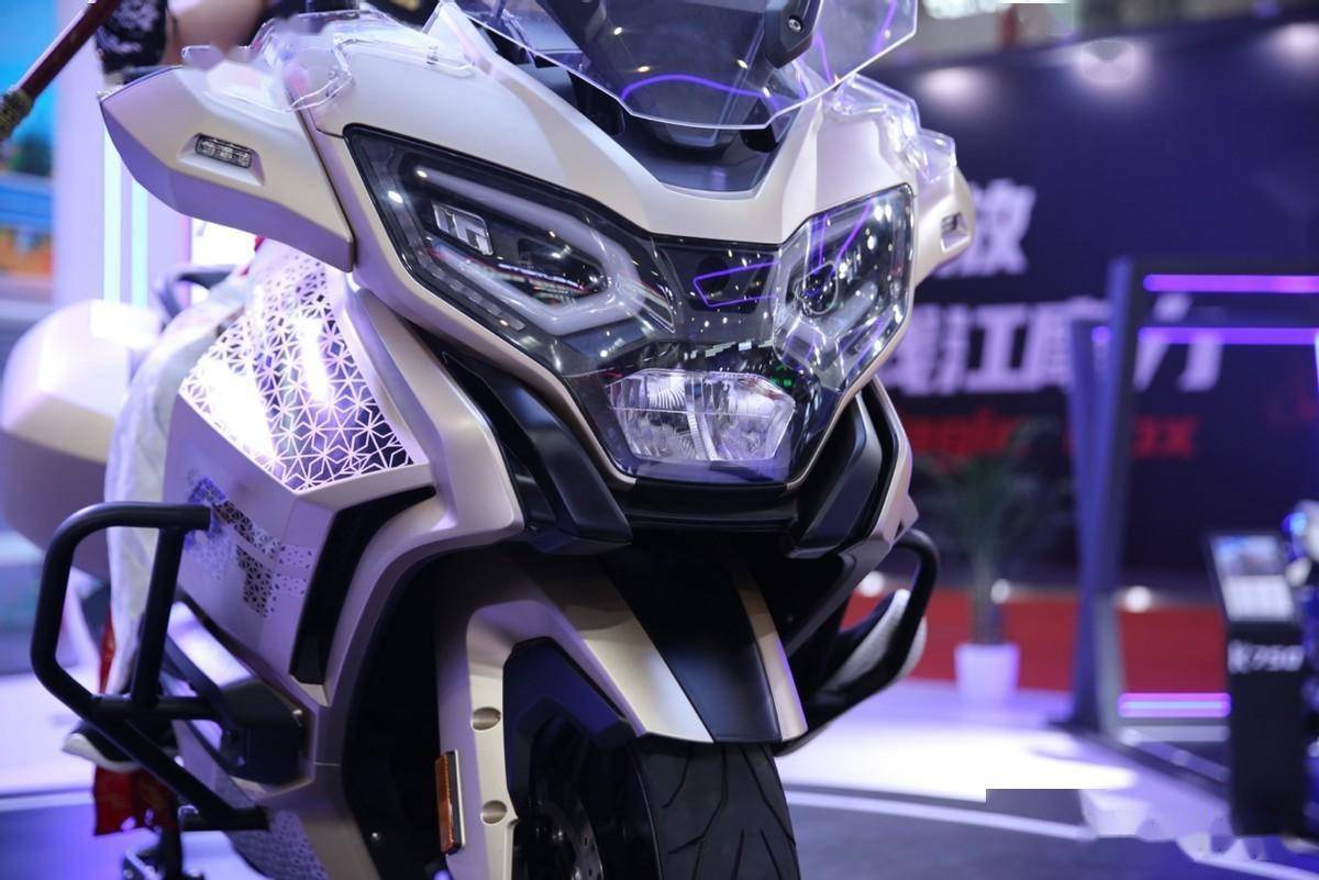 杰迪k750赛道版亮相,全新大尺寸旅行车麒麟750震撼首发_搜狐汽车_搜狐