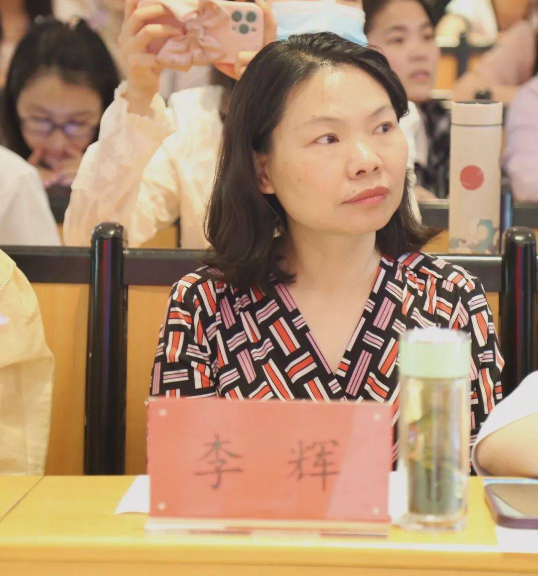 教学研究室小学语文教研员张思齐老师,信阳市语言文字办公室姚远老师