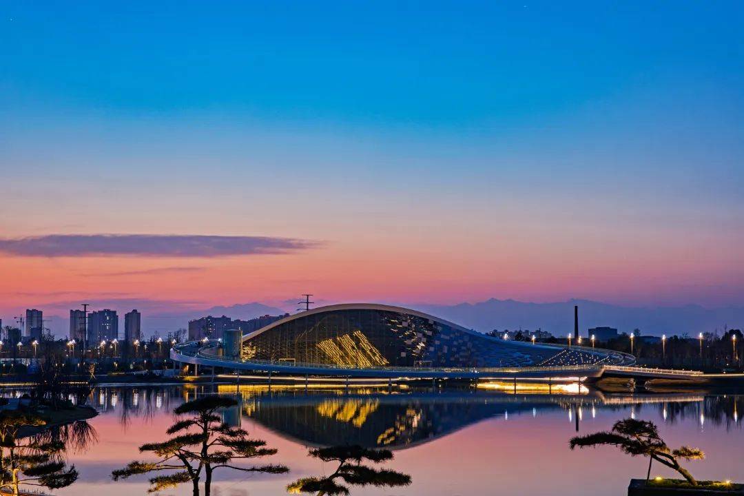 假如天府中药城穿上"晚礼服",究竟有多美?_建筑_灯光_夜景