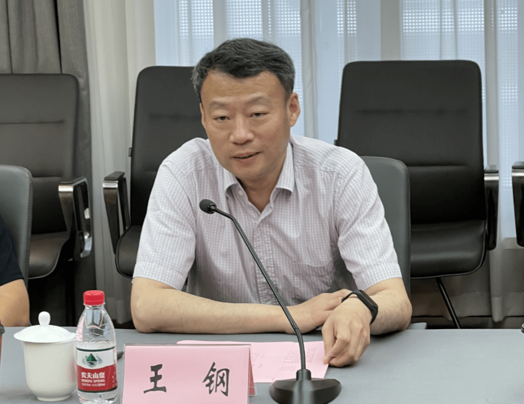 浙大一院副院长魏国庆,精神卫生中心主任胡少华,精神卫生中心副主任