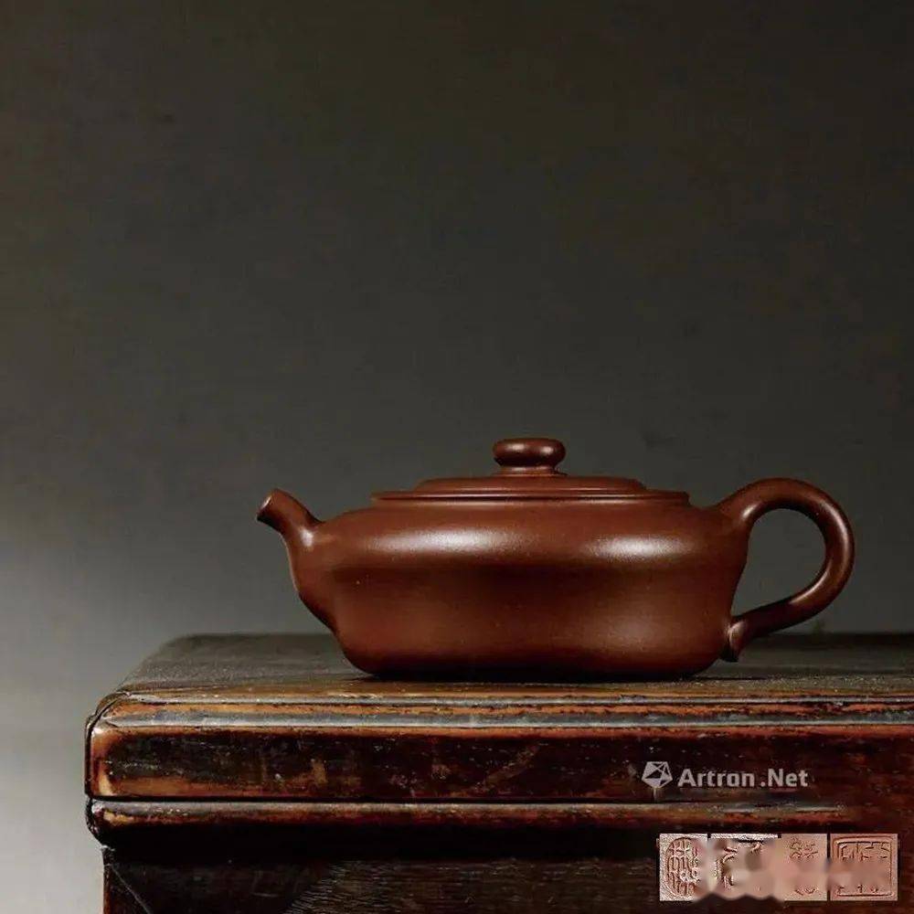 483,000唐彬杰律北京翰海2013春拍成交价:rmb 483,000唐彬杰棱菊紫砂