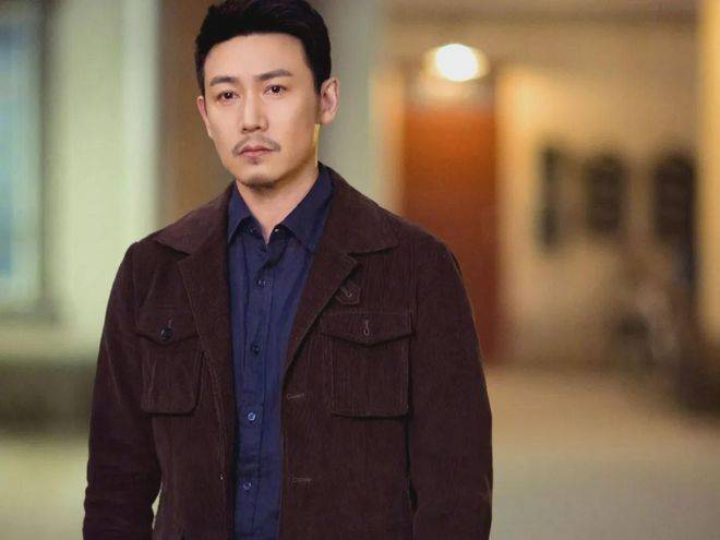 陆毅新剧开播,和宋茜扮演一对恋人,两人在剧中爱的太辛苦了_南飞_陈放