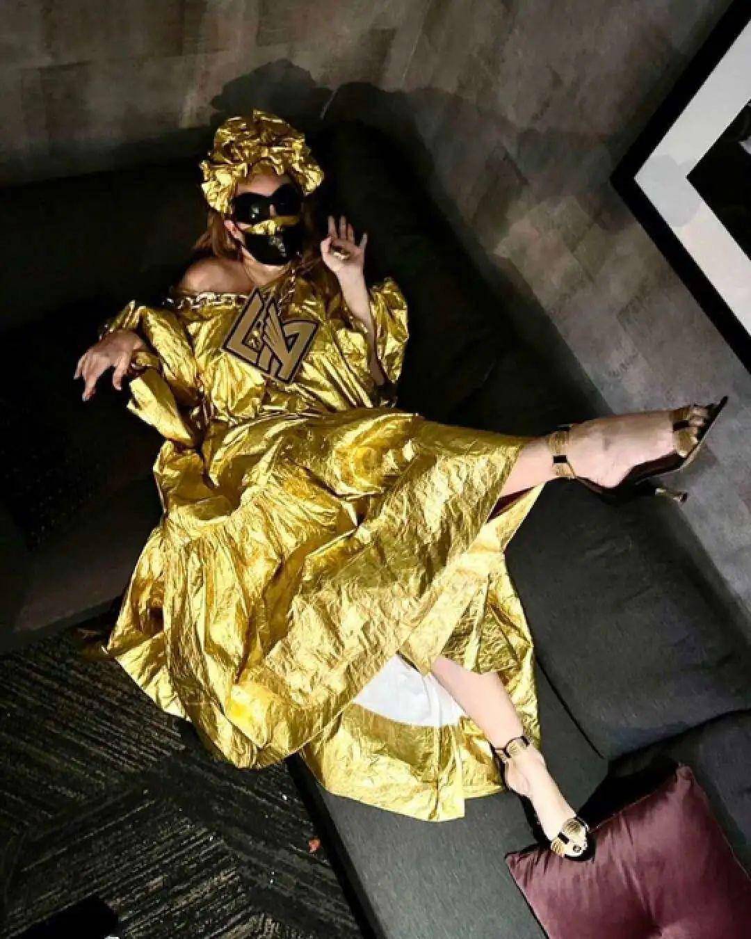 从不露脸的"社恐天后"结婚了?她值得最美的花束