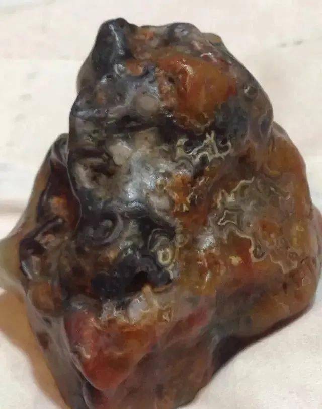 全球最美的石头,百闻不如一见,除了狗头金,来新疆还可以捡到这类"宝贝