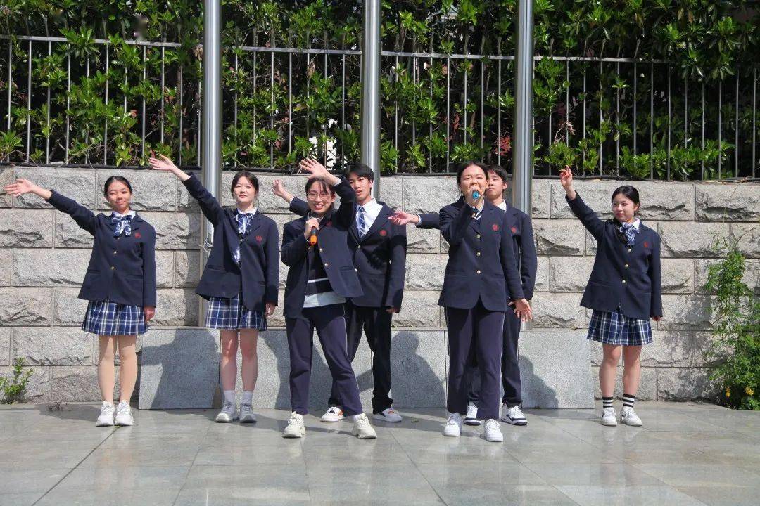 【学生园地】国旗下的风采---上戏附中四月升旗仪式回顾.