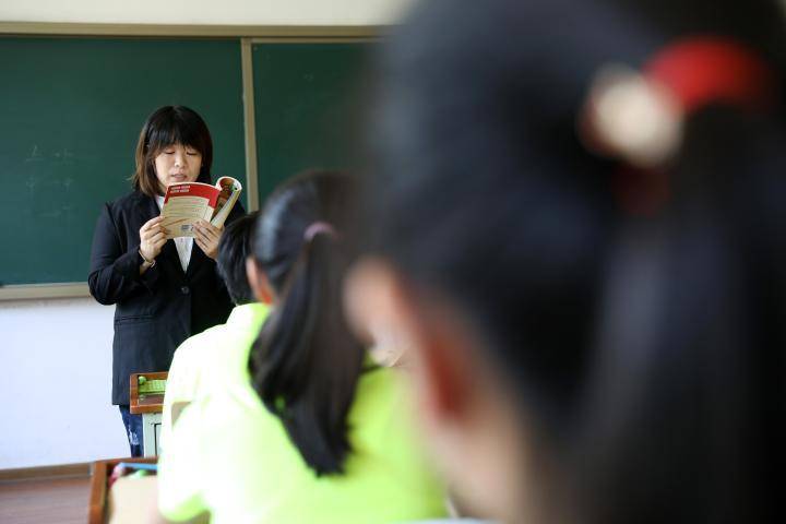 探访沈阳市盲校:为视障儿童打开“心窗”_庄岩_李春利_进行