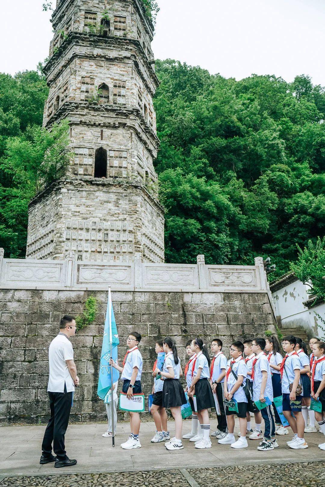 文明旅游 绿色出行——临海市回浦实验小学开展府城文明研学活动_台州